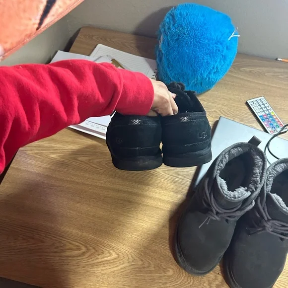 black and grey ugg boots